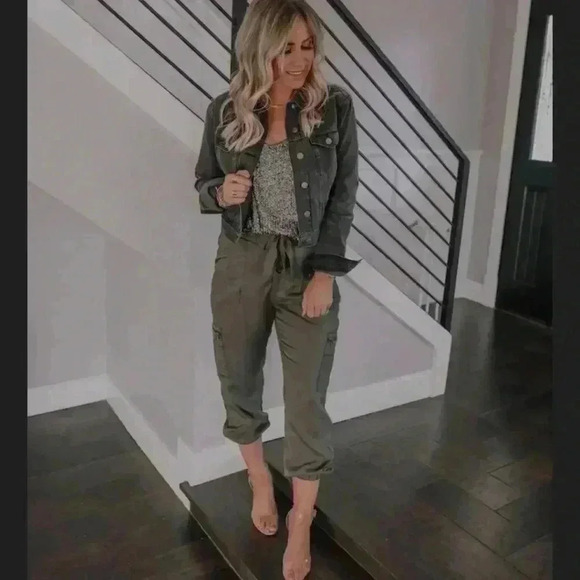 Express high waisted cargo twill utility jogger - Picture 2 of 13